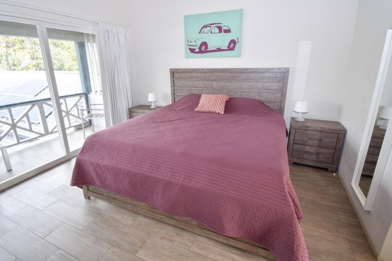 Hotel The Moxy à English Harbour Extérieur photo