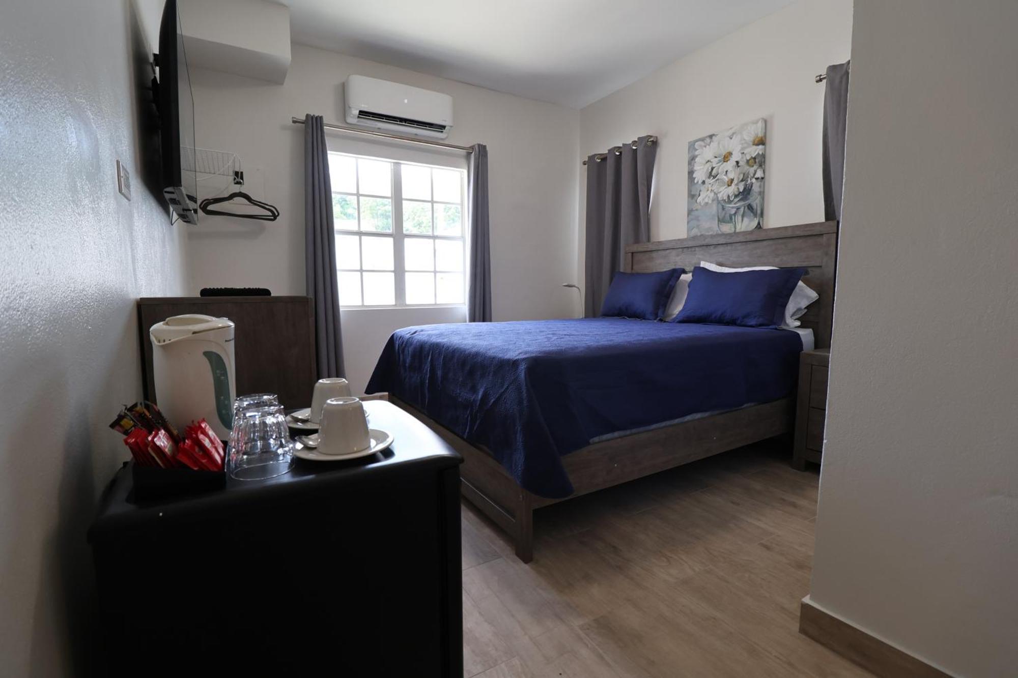 Hotel The Moxy à English Harbour Extérieur photo