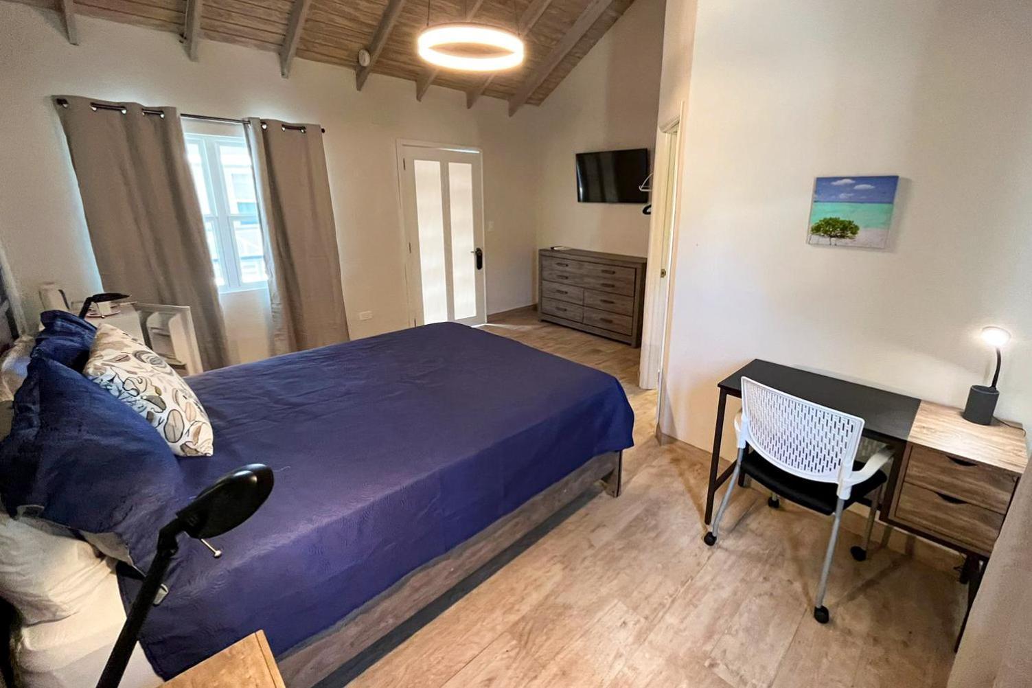 Hotel The Moxy à English Harbour Extérieur photo