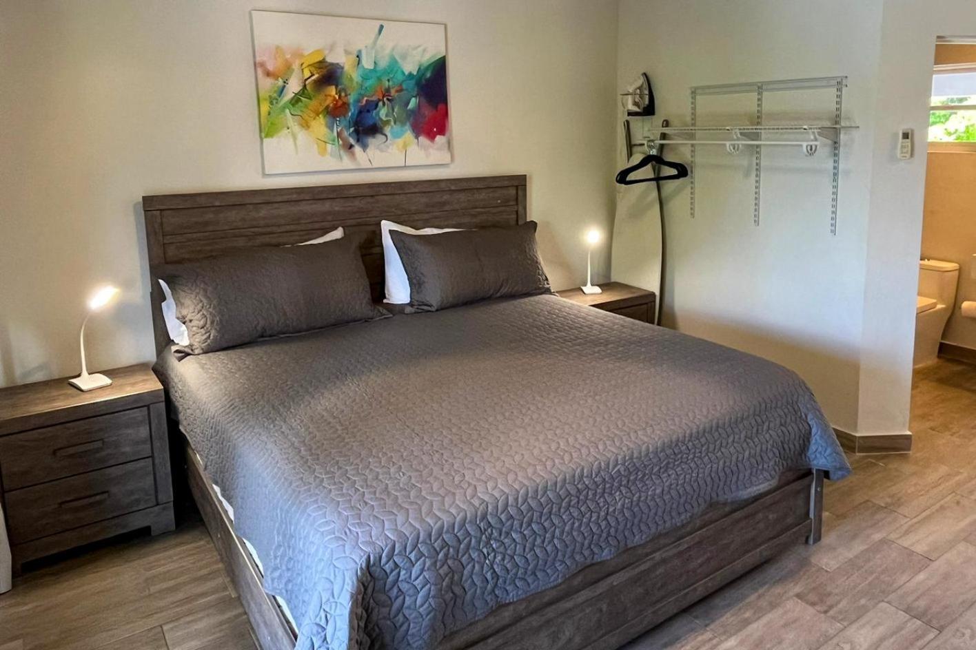 Hotel The Moxy à English Harbour Extérieur photo
