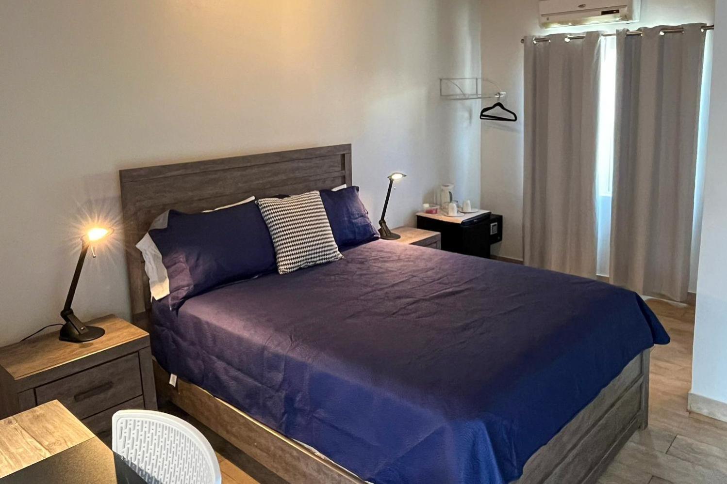 Hotel The Moxy à English Harbour Extérieur photo